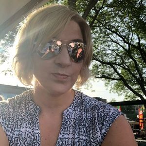 Meet your Posher, Kendra